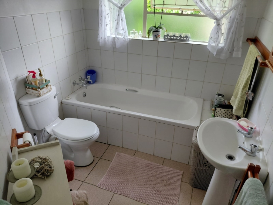 2 Bedroom Property for Sale in Langenhovenpark Free State